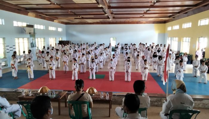 243 Kenshi Shorinji Kempo Sultra Ikut Uji Kenaikan Tingkat