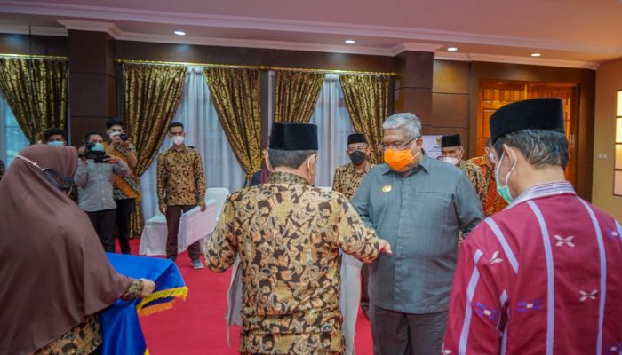 Gubernur Sultra Luncurkan Gerakan Cinta Zakat Untuk Entaskan Kemiskinan