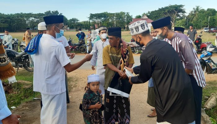 Jamaah Idul Fitri di Watubangga Kolaka Membludak, Tetap Terapkan Prokes