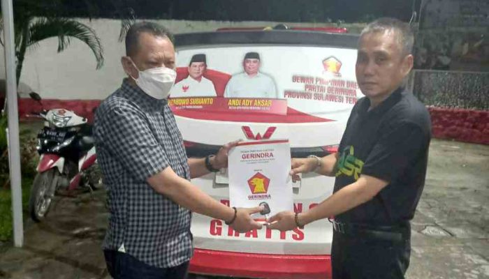 Gerindra Sultra Serahkan Satu Unit Ambulance ke DPC Baubau