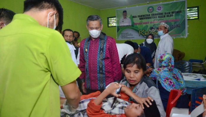 Wali Kota Kendari Hadiri Baksos IKA-FEB UHO di Kelurahan Mangga Dua