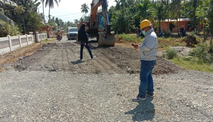 PT VDNI Lakukan Perbaikan Dua Kilometer Jalan Desa di Bondoala