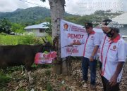 Moment Idul Adha, Gerindra dan ASR Kolaka Utara Berbagi Daging Kurban ke Warga