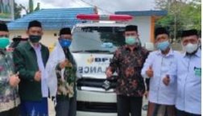 Disaksikan Kakanwil kemenag,  NU Care-LAZISNU Serahkan Bantuan Ambulance ke Lazisnu Konawe