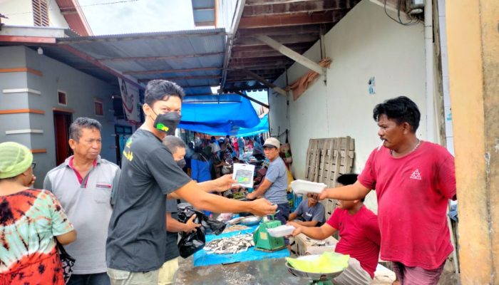 Di Kolaka Utara, Relawan ASR Edukasi Pelaku UMKM Cegah Penyebaran COVID