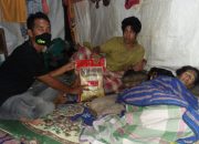Di Buton Utara, Relawan ASR Berbagi Sembako kepada Lansia