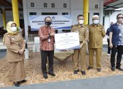 Bank Indonesia Serahkan Bantuan untuk Warga Terdampak Covid-19 di Kendari