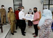 Wali Kota Sulkarnain Salurkan Bantuan Rehab Rumah Warga di Punggolaka