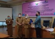 Pembayaran Gaji ASN Tepat Waktu, Pemprov Sultra Dapat Penghargaan dari Taspen dan BPJS-Kesehatan