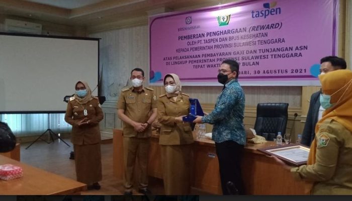 Pembayaran Gaji ASN Tepat Waktu, Pemprov Sultra Dapat Penghargaan dari Taspen dan BPJS-Kesehatan