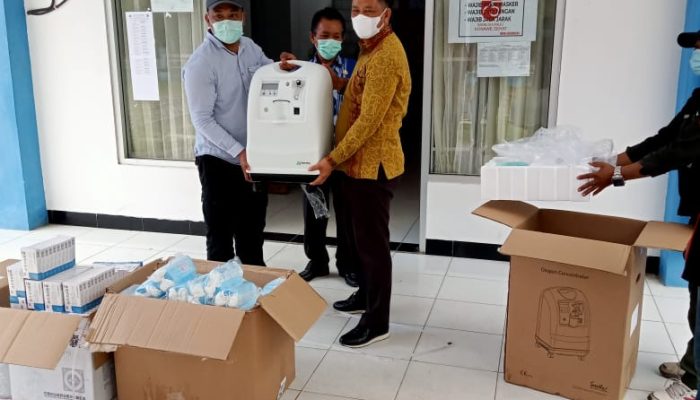 PT VDNIP Bagikan Bantuan Alat Pembuat Oksigen Dua RSUD di Sultra