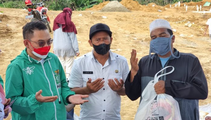 PKB Beri Santunan Petugas Pemulasaran dan Pengubur Jenazah Covid-19 di Kendari