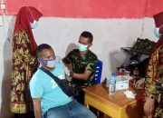 Tutup Latihan Tempur, Yonif 725/Wrg Lanjutkan Bantu Vaksin Warga Konawe Utara