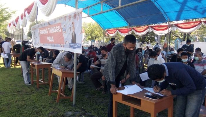 Membludak, Warga Kendari Antusias ikut Vaksinasi Merdeka Jelang HUT ke-76 RI