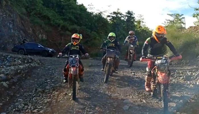 Keseruan Rider ASR Racing Team Jajal Perbukikan Desa Mandiodo