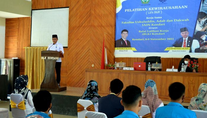 BLK Latih 30 Mahasiswa IAIN Kendari terkait Kewirausahaan