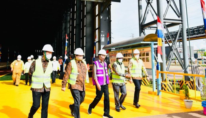 Kunker di Sultra, Presiden Jokowi Minta Gubernur dan Bupati Konawe Jaga Kenyamanan Investasi VDNIP