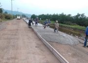 PT VDNI Betonisasi Jalan Sepanjang Dua Kilometer di Tobimeita