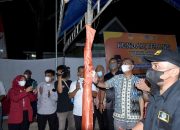 Resmikan Program Kendari Terang di Lepolepo,Wali Kota Juga Serahkan Bantuan Pendidikan Anak Yatim Piatu