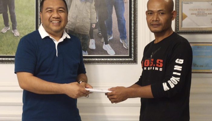 AJP Beri Bantuan Atlet Muay Thai Sultra yang Akan Berlaga