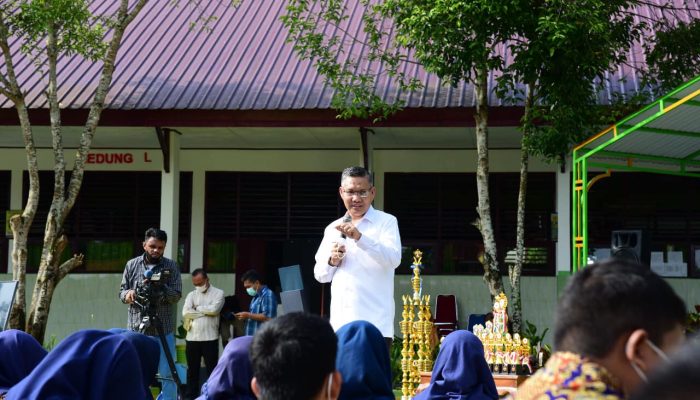 Hadir di SMP 5 Kendari, Wali Kota Edukasi Siswa Pentingnya Manajemen Waktu