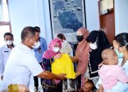 Melalui Program Dapur Sehat Atasi Stunting, Ketua TP-PKK Kendari Serahkan Bantuan di Posyandu Mekar Mokoau