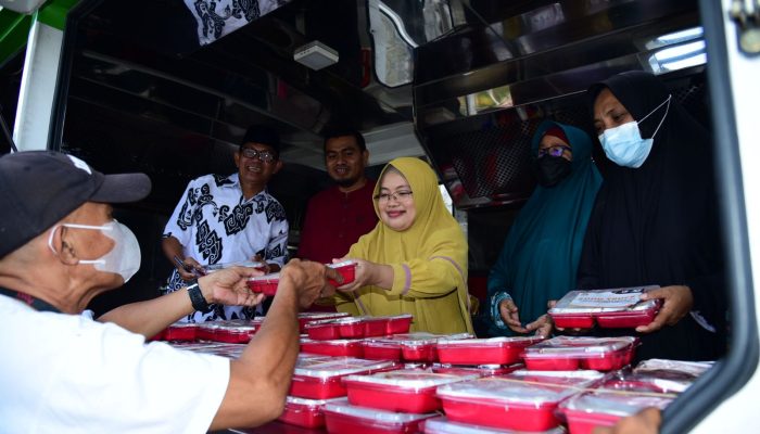 ACT Berbagi 1000 Paket Makanan, Berikut Harapan Wali kota Kendari