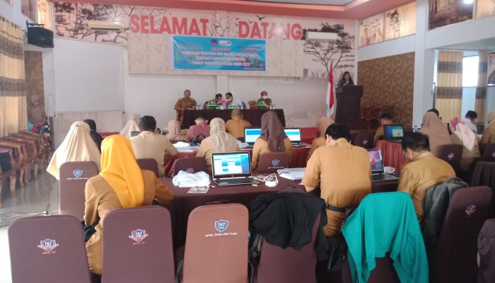 BKKBN Sultra Gelar Pertemuan Pembinaan Verifikasi Keluarga Berisiko Stunting dan New Siga di Kolaka