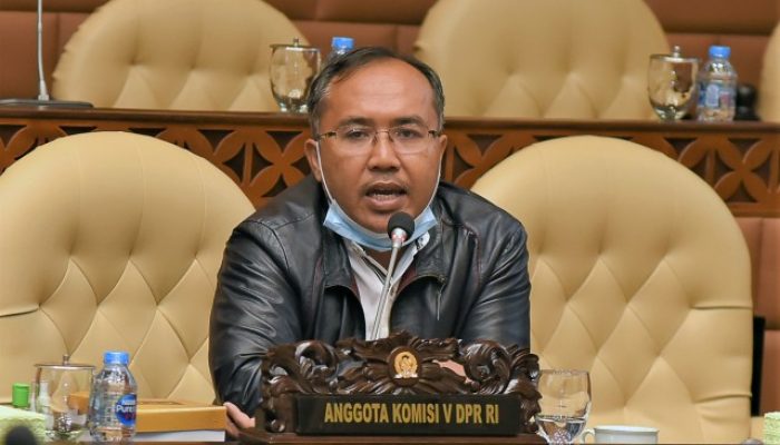 Anggota DPR Dorong Peralihan Kewenangan Penerbitan SIM ke Kementerian Perhubungan