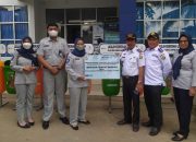 Jasa Raharja Sultra Serahkan Bantuan Tempat Sampah di Pelabuhan Kendari-Wawonii