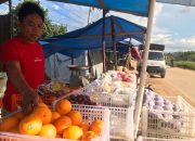 Cerita Para Pedagang Buah di Kawasan Industri Tambang Morosi Raih Keuntungan Jutaan Perhari