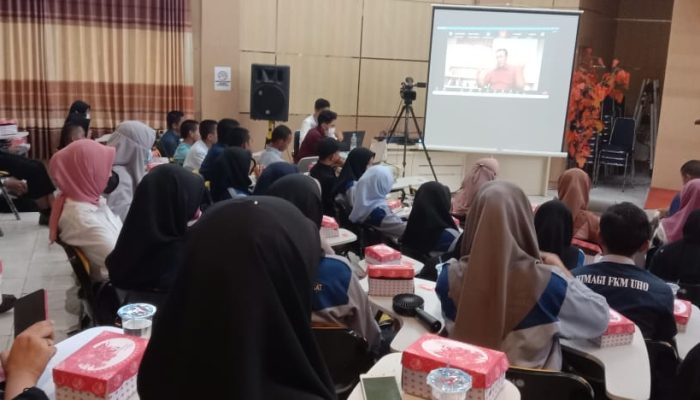 Jadi Pembicara di Seminar Nasional UHO, Amran Sulaiman Beri Motivasi ke Mahasiswa 