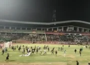 Bonek Luapkan Kemarahan Gara-gara Persebaya Kalah Lagi