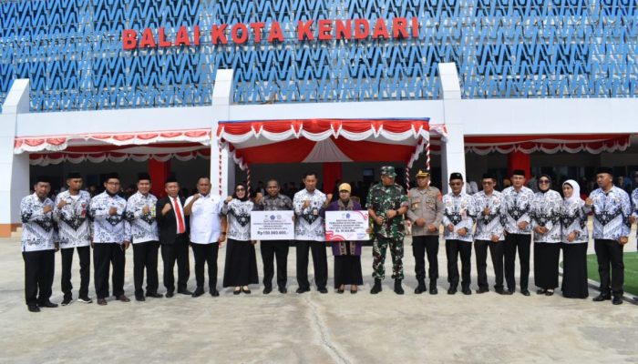 Peringati HUT PGRI ke 77, Pj Wali Kota Kendari Minta Guru Tak Berpolitik Praktis