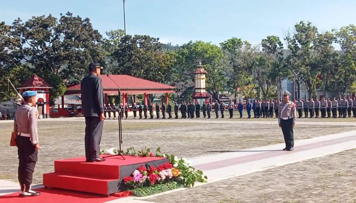 Bupati Kolaka Pimpinan Apel Gelar Pasukan Operasi Lilin Anoa 2022