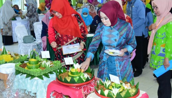 Pj Wali Kota Kendari Buka Lomba Kreasi Tumpeng se Kecamatan Kendari Barat