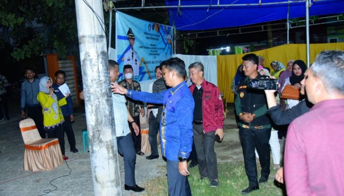 Pj Wali Kota Kendari Resmikan Lampu Penerangan Jalan Umum di Kendari Barat