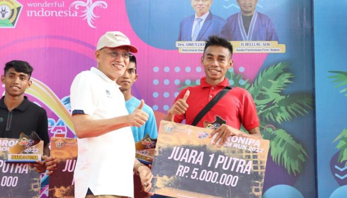 Pj Sekprov Sultra Lepas Peserta Lomba Lari Maraton 5 Km