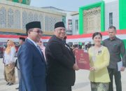 Moment HAB Ke-77, Gubernur Sematkan Satyalencana Karya Sultra 44 ASN Kemenag Sultra