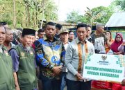 Korban Kebakaran di Kecamatan Mandonga Dapat Bantuan dari Pemkot Kendari dan Baznas