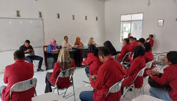Mahasiswa Fakultas Hukum Unsultra Dituntut Berperan Aktif dalam Pelaksanaan KKN