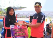 Serahkan Bonus kepada Atlet Peraih Medali Porprov XIV, Pj Wali Kota Kendari Bilang Begini