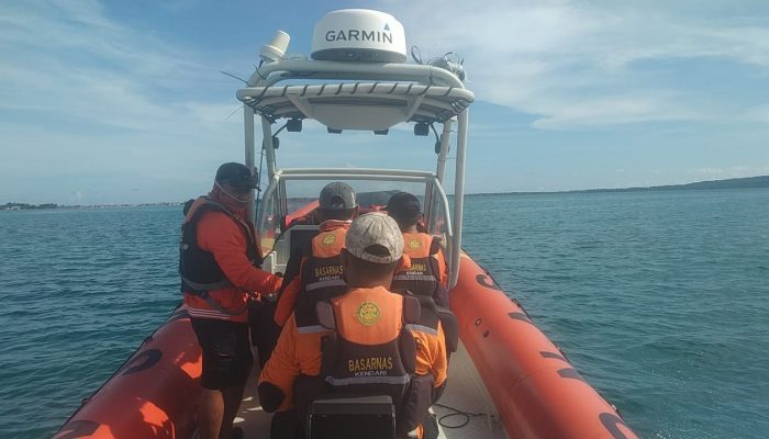 Perahu Nelayan Alami Kerusakan di Perairan Wakatobi, Tim SAR Lakukan Penyelamatan
