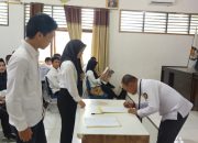 50 Tenaga Pendukung Sekretariat PPK se-Kabupaten Konsel Dikukuhkan