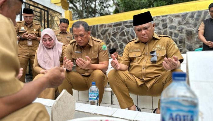 Momen HUT Konawe ke 63, Bupati KSK Ziarah ke Makam GTS