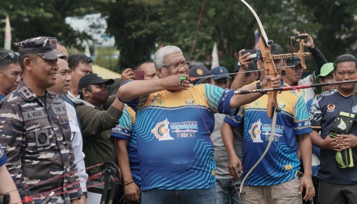 Buka Kejuaraan Panahan Sultra, Ali Mazi Harapkan Pembinaan Atlet Muda Berkelanjutan