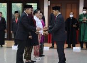 Hasto Wardoyo Lantik Tiga Kepala BKKBN Perwakilan Provinsi dan Kepala Biro Hukum Pusat