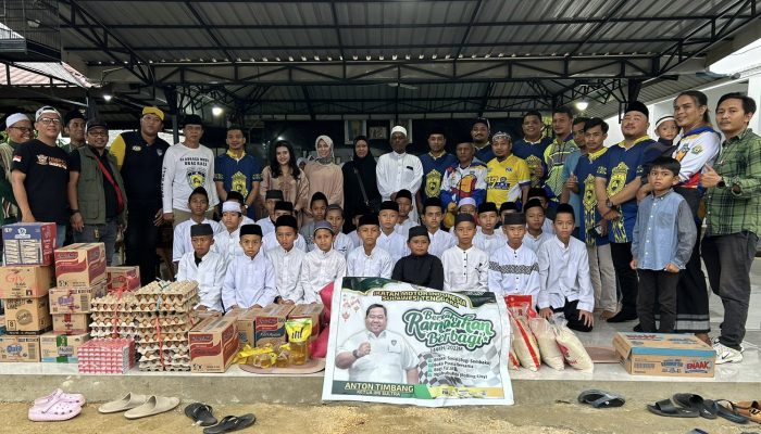 Kunjungan ke Pesantren, IMI Sultra Salurkan Puluhan Paket Sembako untuk Santri