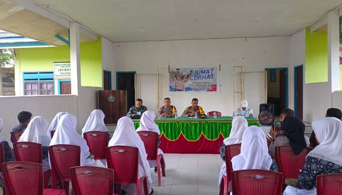 Jumat Curhat, Polsek Soropia Edukasi Pelajar Daftar Polisi