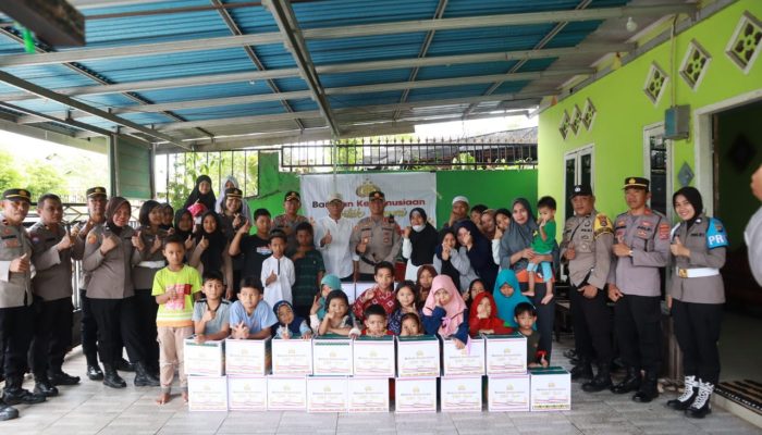 Tebar Kebaikan di Bulan Ramadan, Jajaran Polresta Kendari Salurkan Bantuan ke Masyarakat